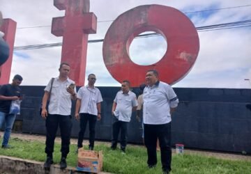 Agus Ririmasse dan Warga Hative Besar Perbarui Monumen Ambon City of Music