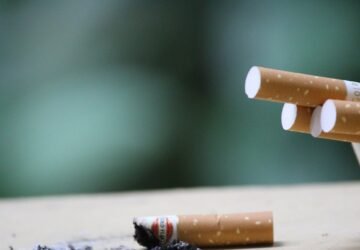 Kenapa Orang Miskin Pilih Beli Rokok Ketimbang Beras?