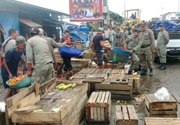 Foto : Penertiban PKL di Pasar Mardika Ambon Hari Kedua