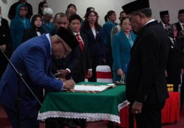 Roberd Sapulette Resmi Dilantik sebagai Sekda Definitif Kota Ambon