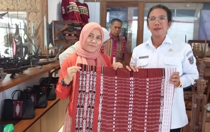 Tenun Ikat Tanimbar Menuju Pasar Nasional, Pemkab Gandeng INPEX, Sarinah dan ID Survey