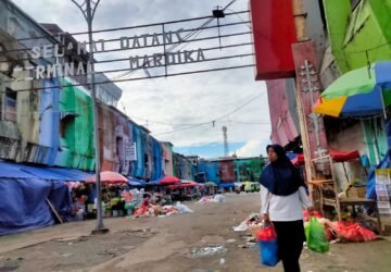 Ketua Komisi III DPRD Maluku Minta Pemkot Ambon Segera Bersihkan Lapak di Terminal Mardika