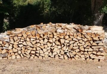 Siap Kayu Bakar untuk Antisipasi Jika Terjadi Perang
